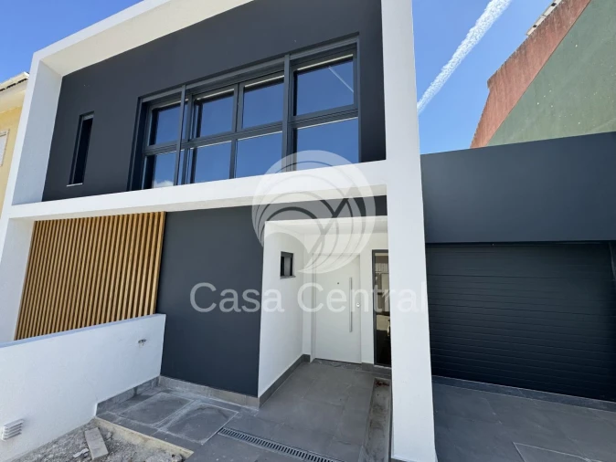 Moradia T5 para Venda em Loures Foto 3