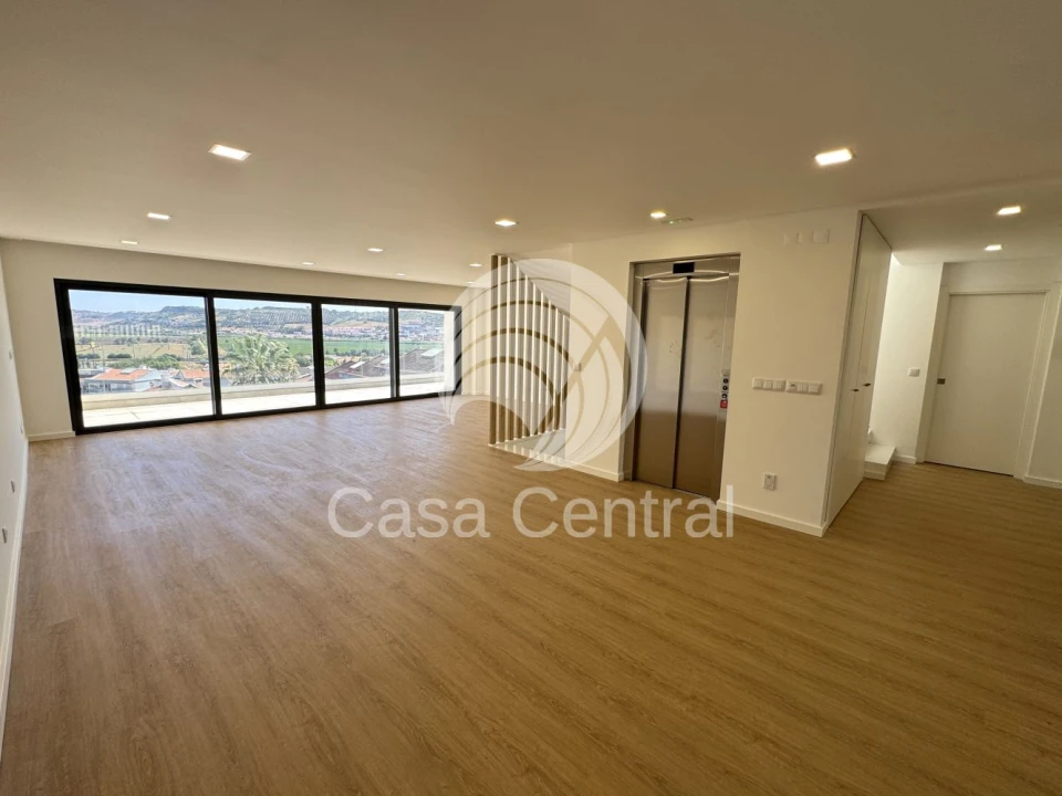 Moradia T5 para Venda em Loures Foto 6