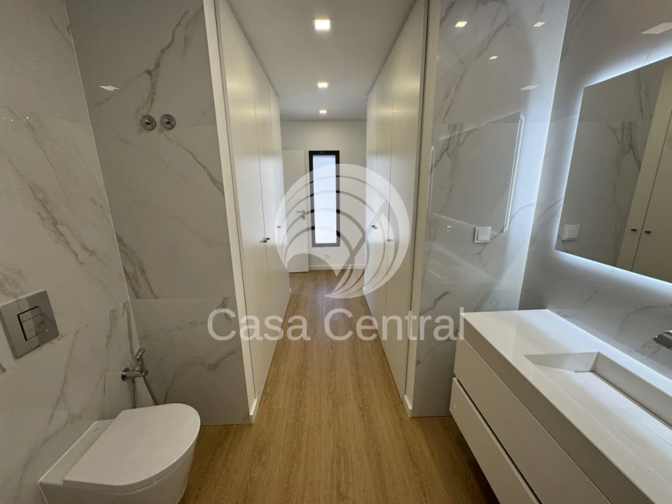 Moradia T5 para Venda em Loures Foto 30