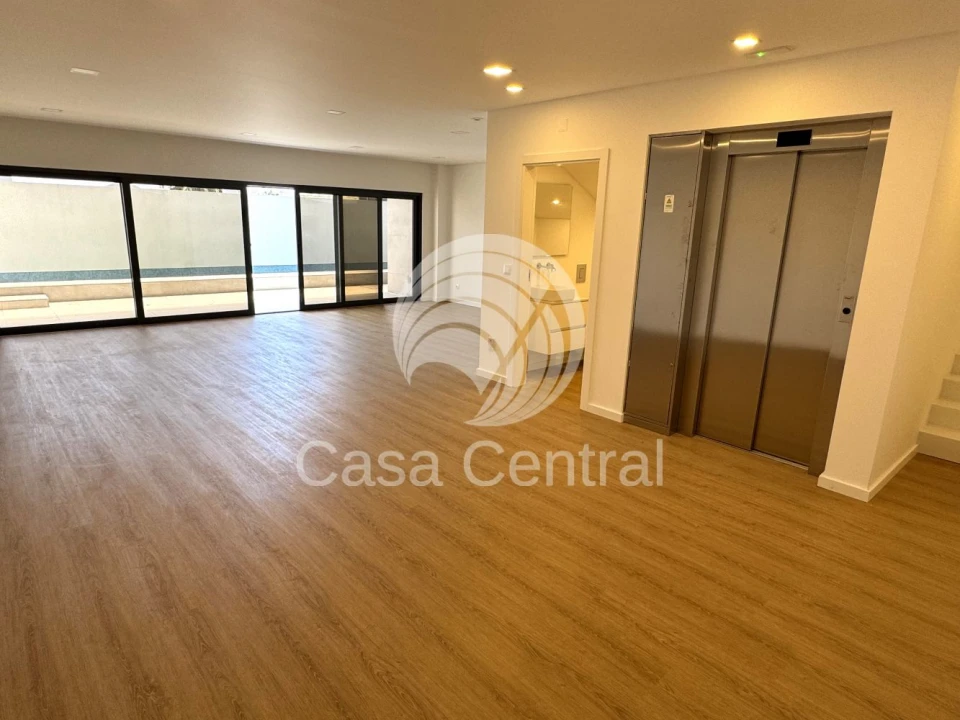 Moradia T5 para Venda em Loures Foto 46