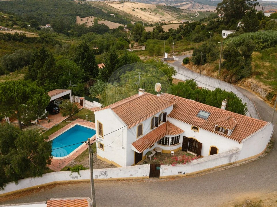 Moradia T4 para Venda em Castanheira do Ribatejo e Cachoeiras Foto 1