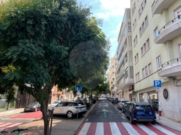 Apartamento T4 para Venda em Avenidas Novas