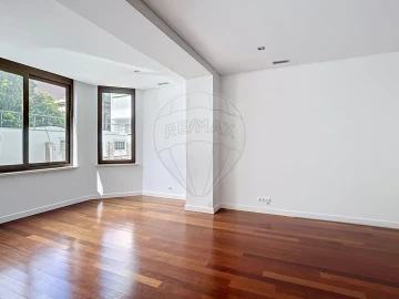 Apartamento T4 para Venda em Avenidas Novas