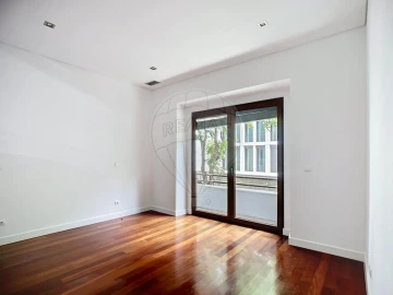Apartamento T4 para Venda em Avenidas Novas