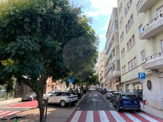 Apartamento T4 para Venda em Avenidas Novas Foto 2