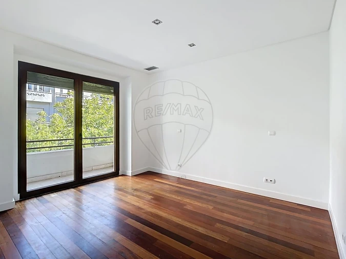 Apartamento T4 para Venda em Avenidas Novas Foto 15