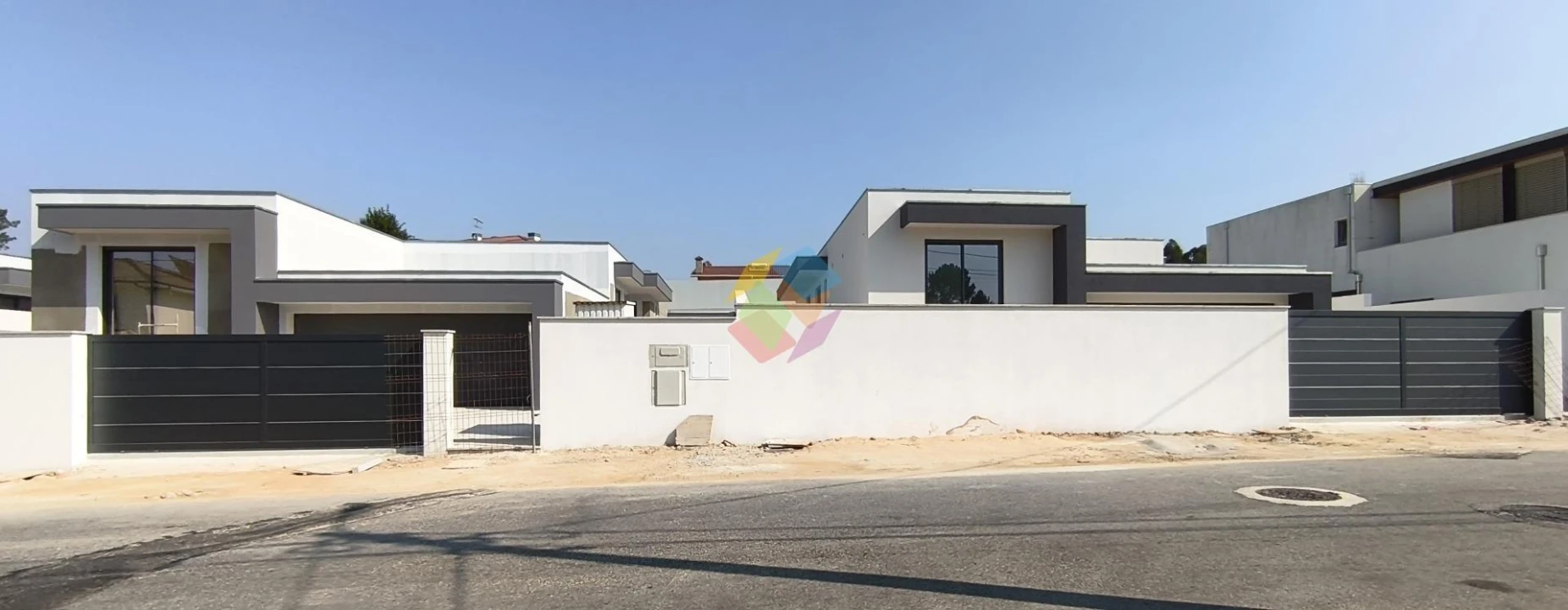 Moradia T4 para Venda em Santa Maria da Feira, Travanca, Sanfins e Espargo Foto 1