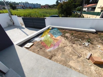 Moradia T4 para Venda em Santa Maria da Feira, Travanca, Sanfins e Espargo