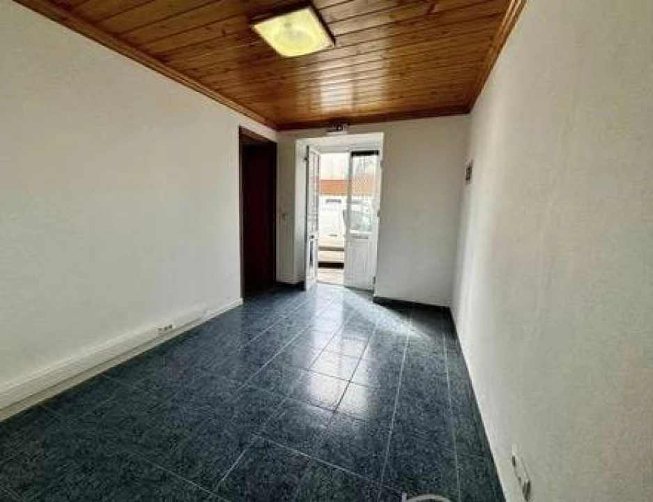 Escritório para Arrendamento em Velas (São Jorge) Foto 2