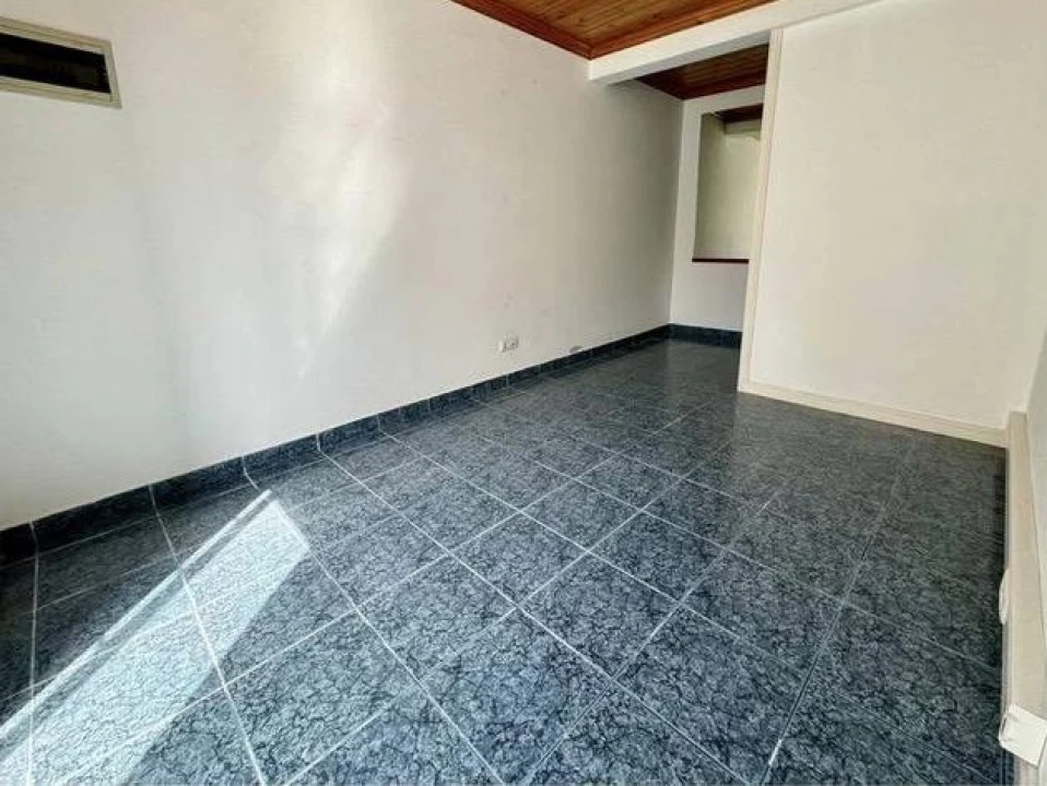 Escritório para Arrendamento em Velas (São Jorge) Foto 3