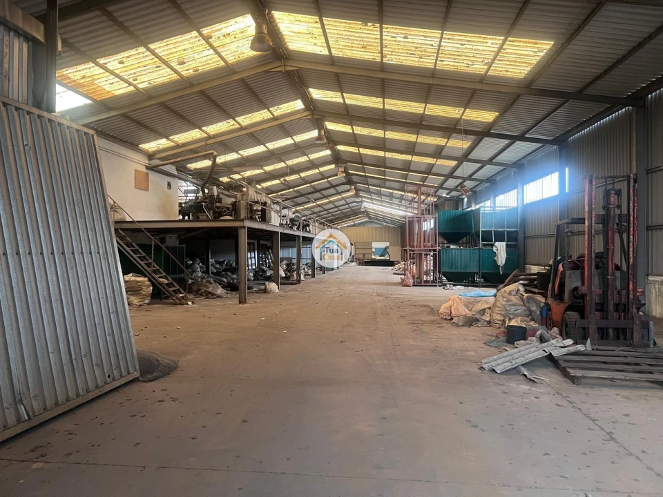 Armazém para Venda em Fiães Foto 4