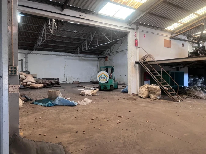 Armazém para Venda em Fiães Foto 3