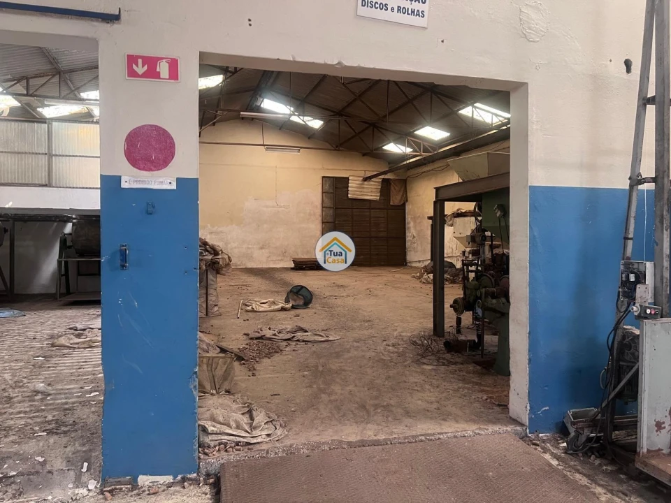 Armazém para Venda em Fiães Foto 6