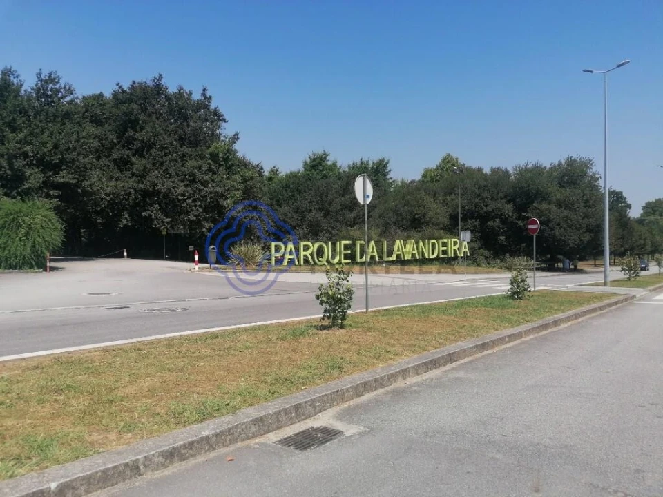 Moradia T3 para Venda em Vilar de Andorinho Foto 23