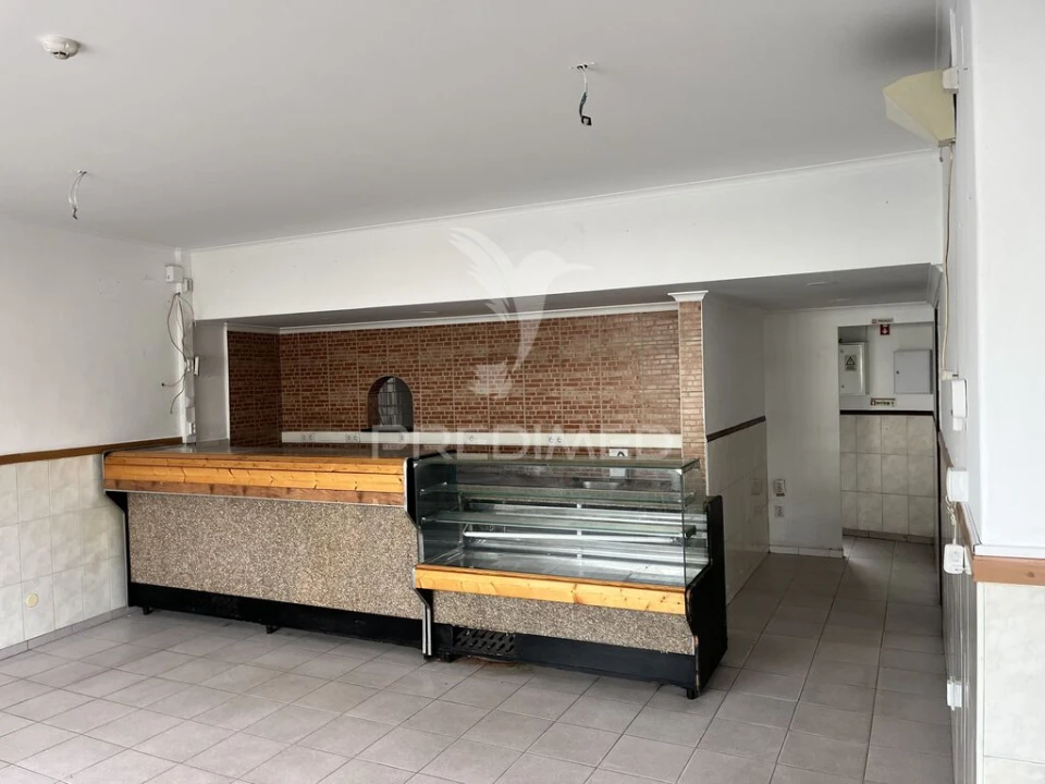 Loja para Arrendamento em Olhão Foto 3