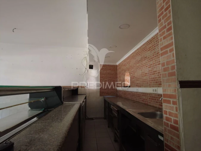 Loja para Arrendamento em Olhão Foto 6