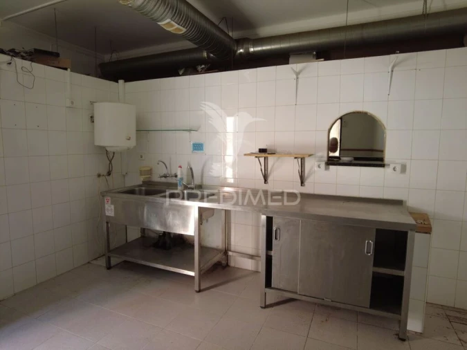 Loja para Arrendamento em Olhão Foto 10