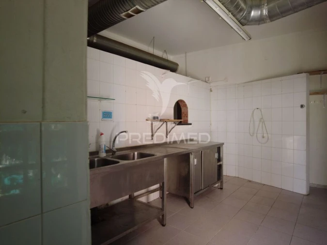 Loja para Arrendamento em Olhão Foto 14