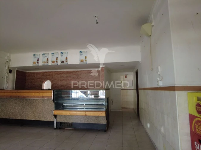 Loja para Arrendamento em Olhão Foto 3