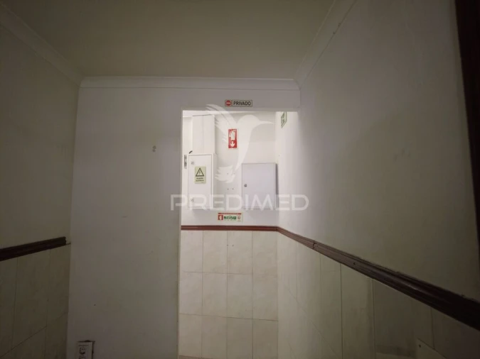 Loja para Arrendamento em Olhão Foto 8