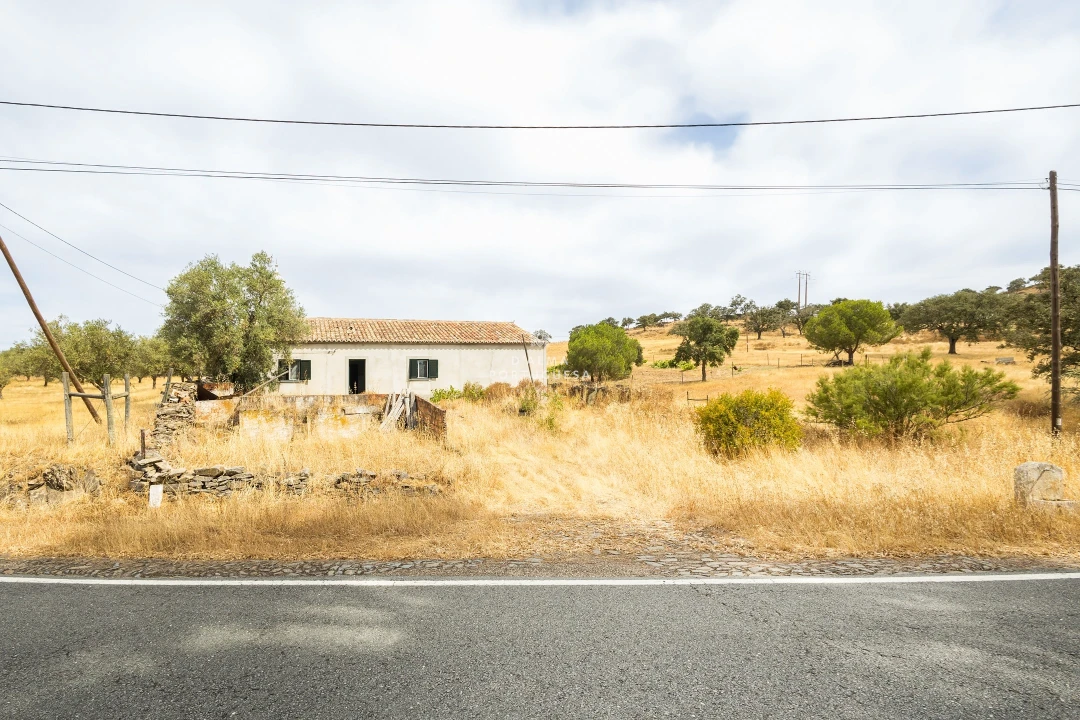 Moradia T4 para Venda em Almodôvar e Graça dos Padrões Foto 1