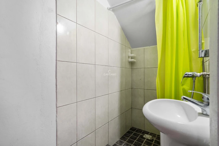 Moradia T4 para Venda em Ponta Delgada Foto 54