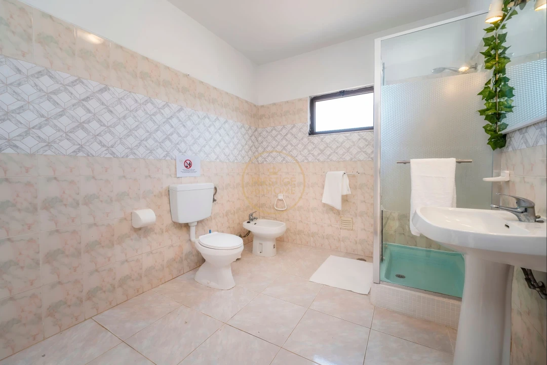 Moradia T4 para Arrendamento em Quarteira Foto 42