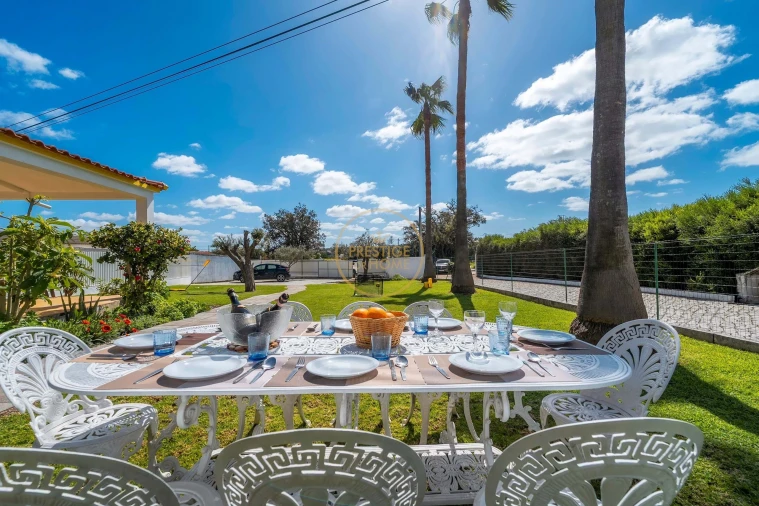 Moradia T4 para Arrendamento em Quarteira Foto 9