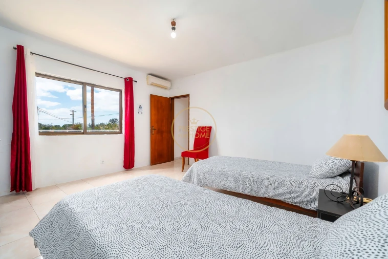 Moradia T4 para Arrendamento em Quarteira Foto 40