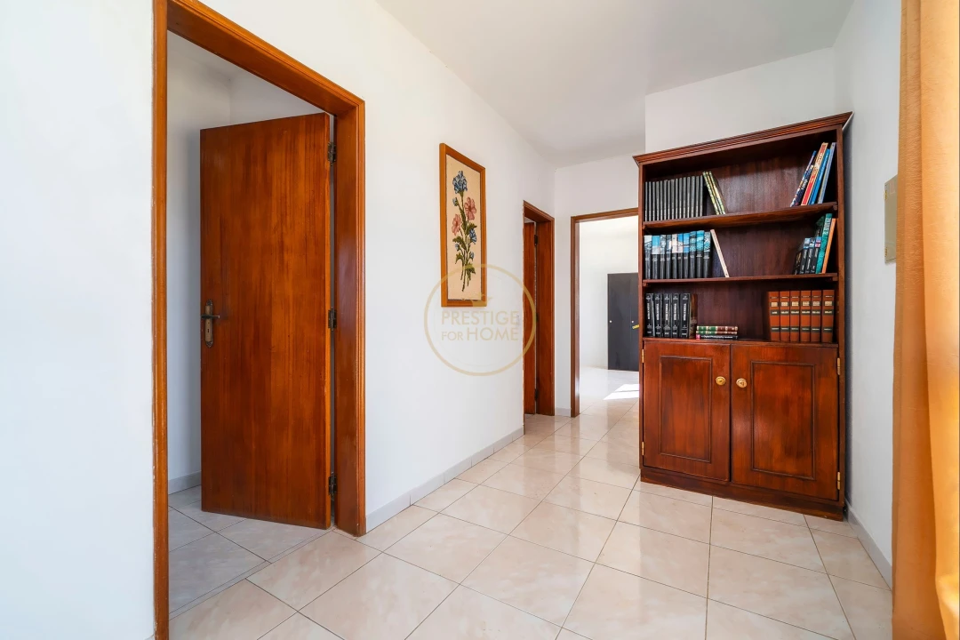 Moradia T4 para Arrendamento em Quarteira Foto 34