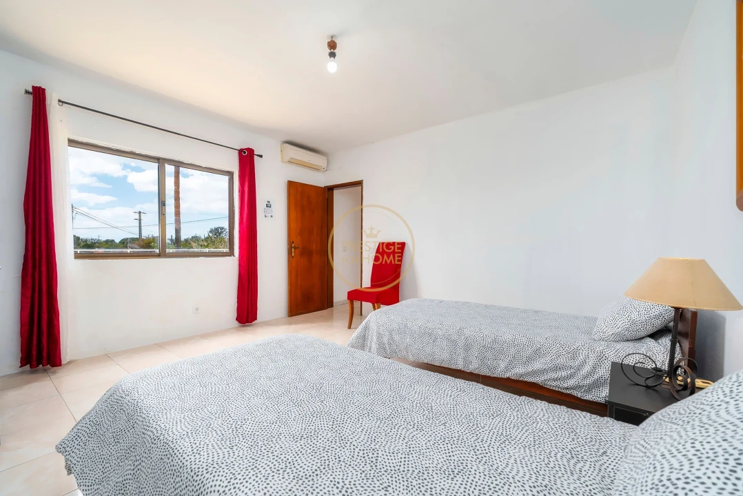 Moradia T4 para Arrendamento em Quarteira Foto 40