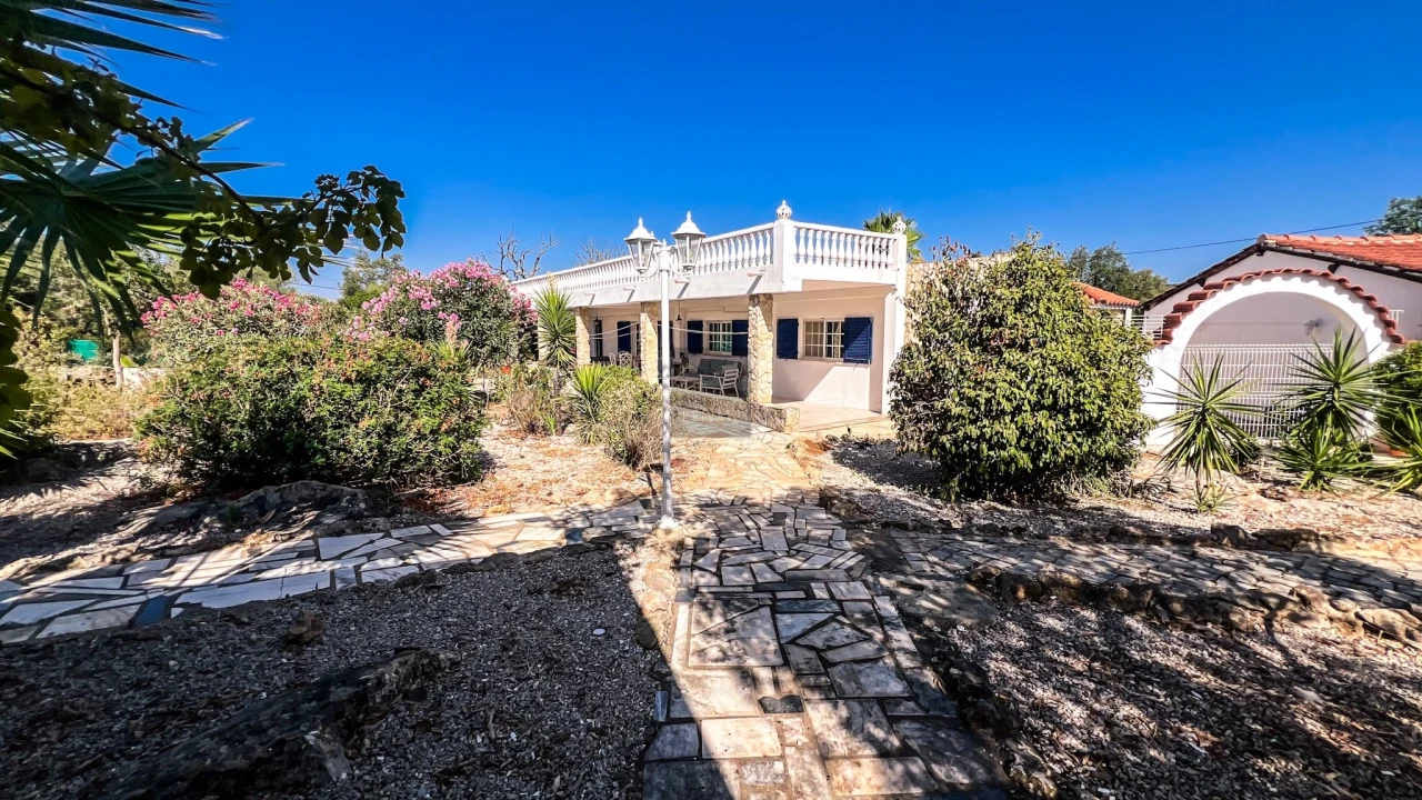 Moradia T5 para Venda em Santa Barbara de Nexe Foto 71