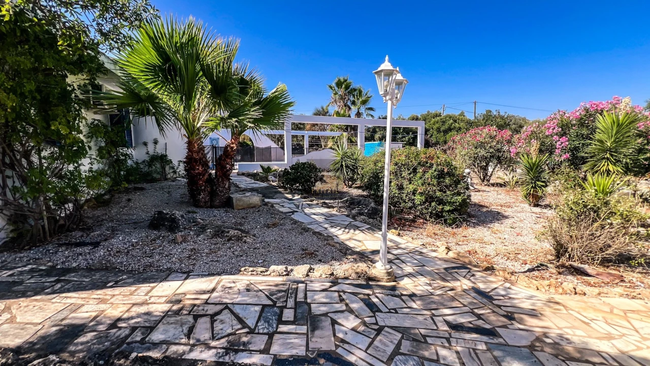 Moradia T5 para Venda em Santa Barbara de Nexe Foto 72