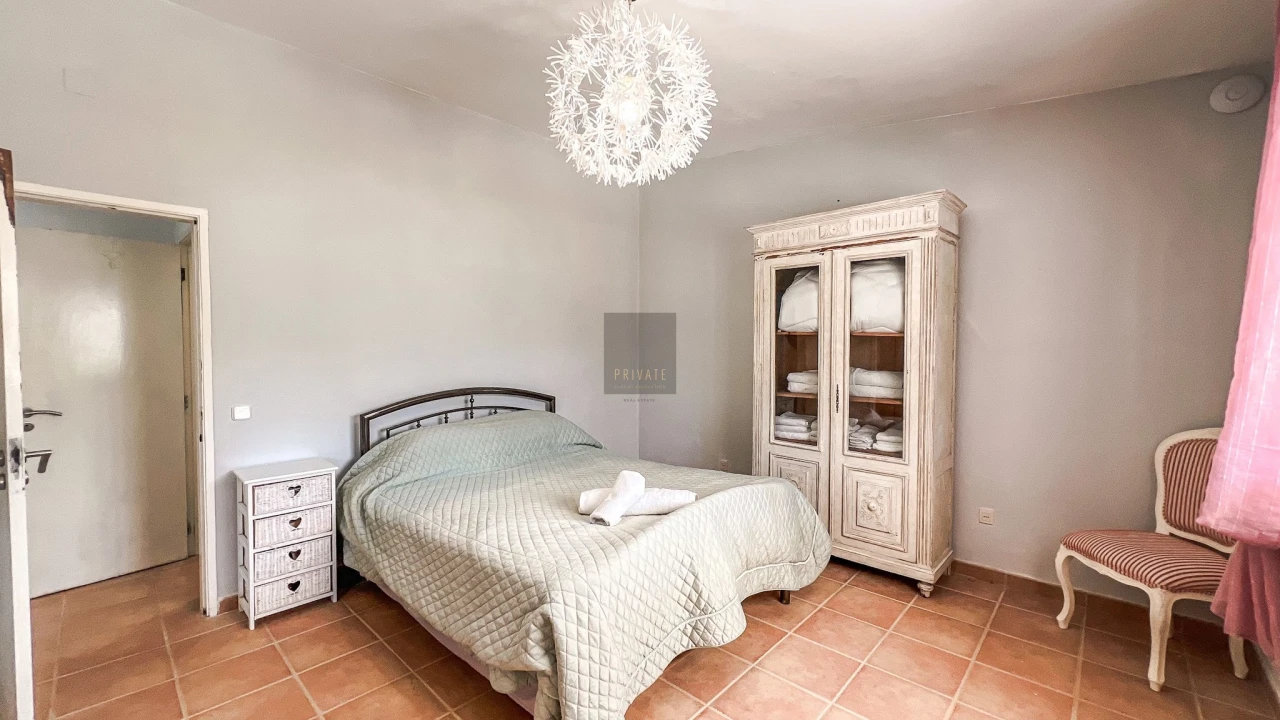 Moradia T5 para Venda em Santa Barbara de Nexe Foto 20