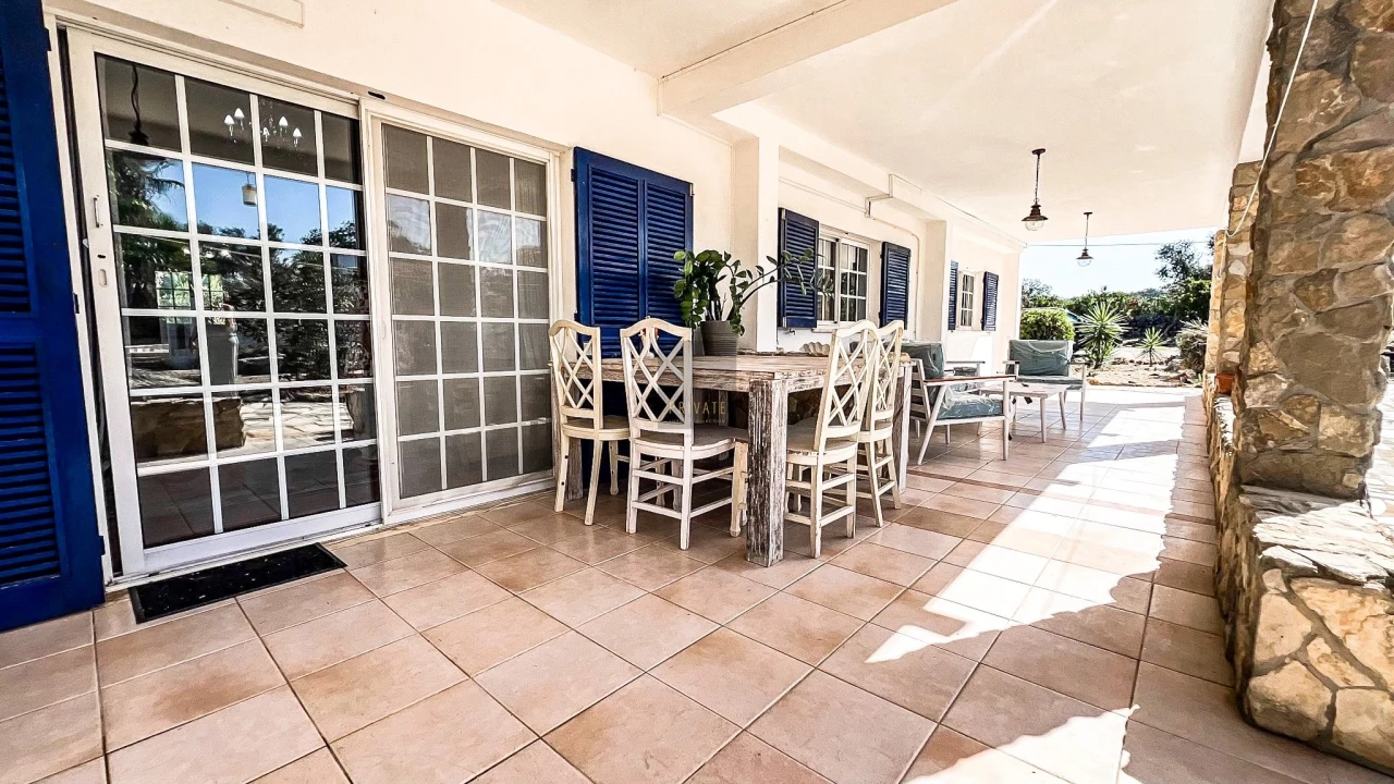 Moradia T5 para Venda em Santa Barbara de Nexe Foto 43