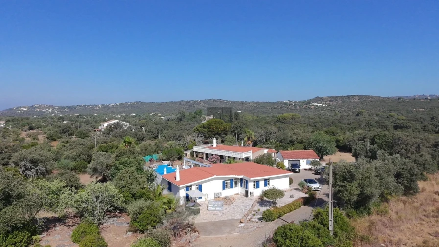 Moradia T5 para Venda em Santa Barbara de Nexe Foto 80