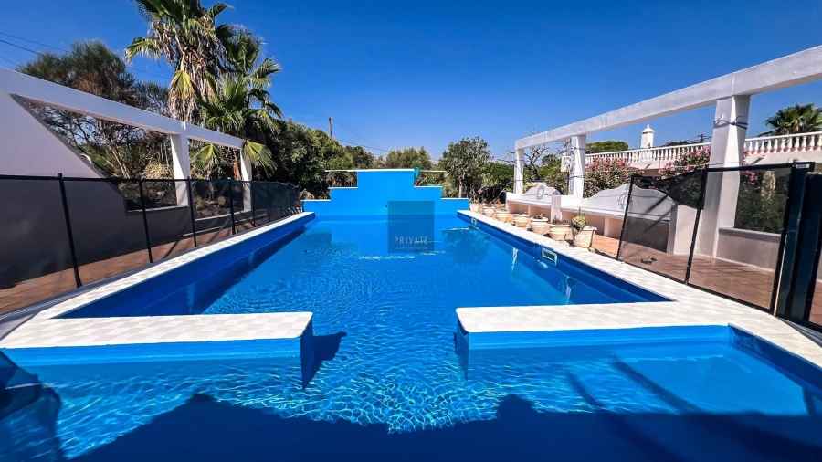 Moradia T5 para Venda em Santa Barbara de Nexe Foto 48