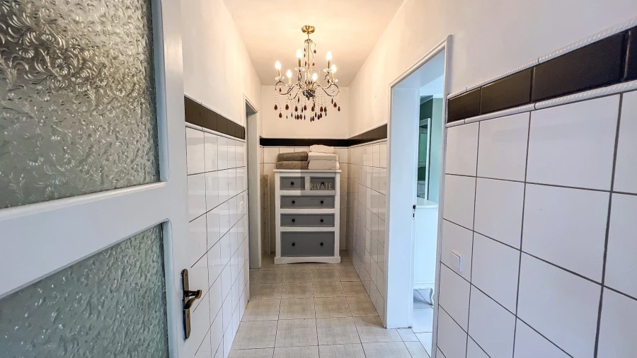 Moradia T5 para Venda em Santa Barbara de Nexe Foto 58