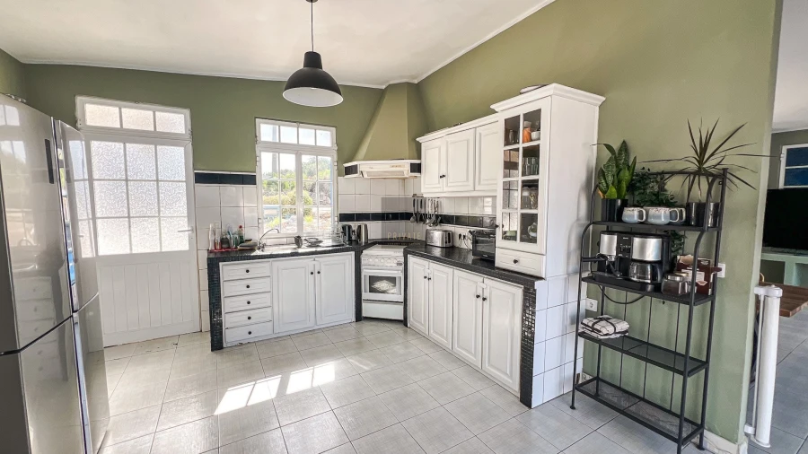 Moradia T5 para Venda em Santa Barbara de Nexe Foto 54