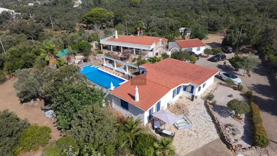 Moradia T5 para Venda em Santa Barbara de Nexe Foto 81