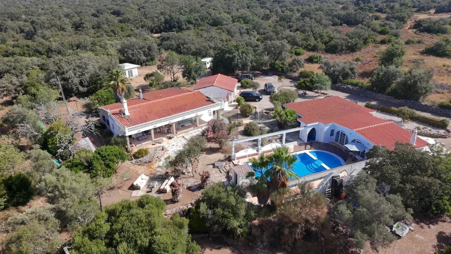 Moradia T5 para Venda em Santa Barbara de Nexe Foto 84