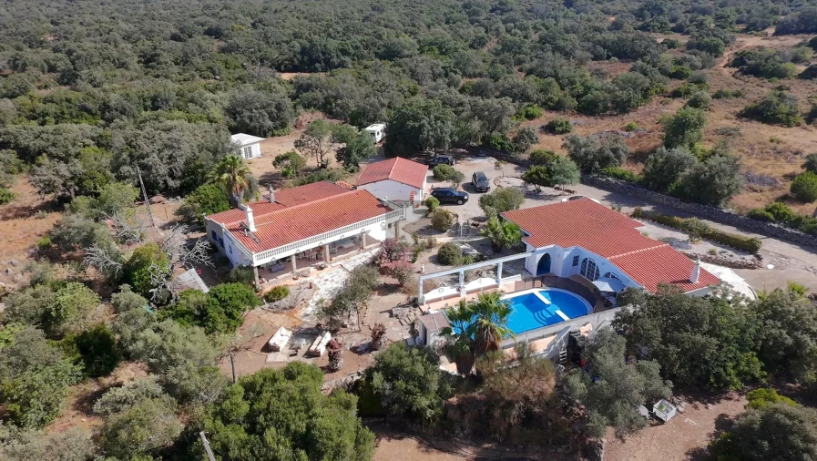 Moradia T5 para Venda em Santa Barbara de Nexe Foto 82