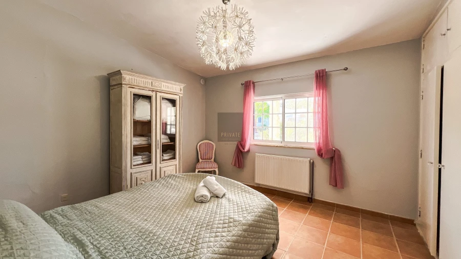 Moradia T5 para Venda em Santa Barbara de Nexe Foto 22