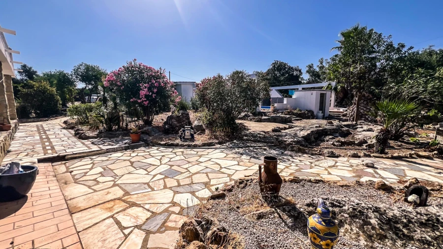 Moradia T5 para Venda em Santa Barbara de Nexe Foto 44