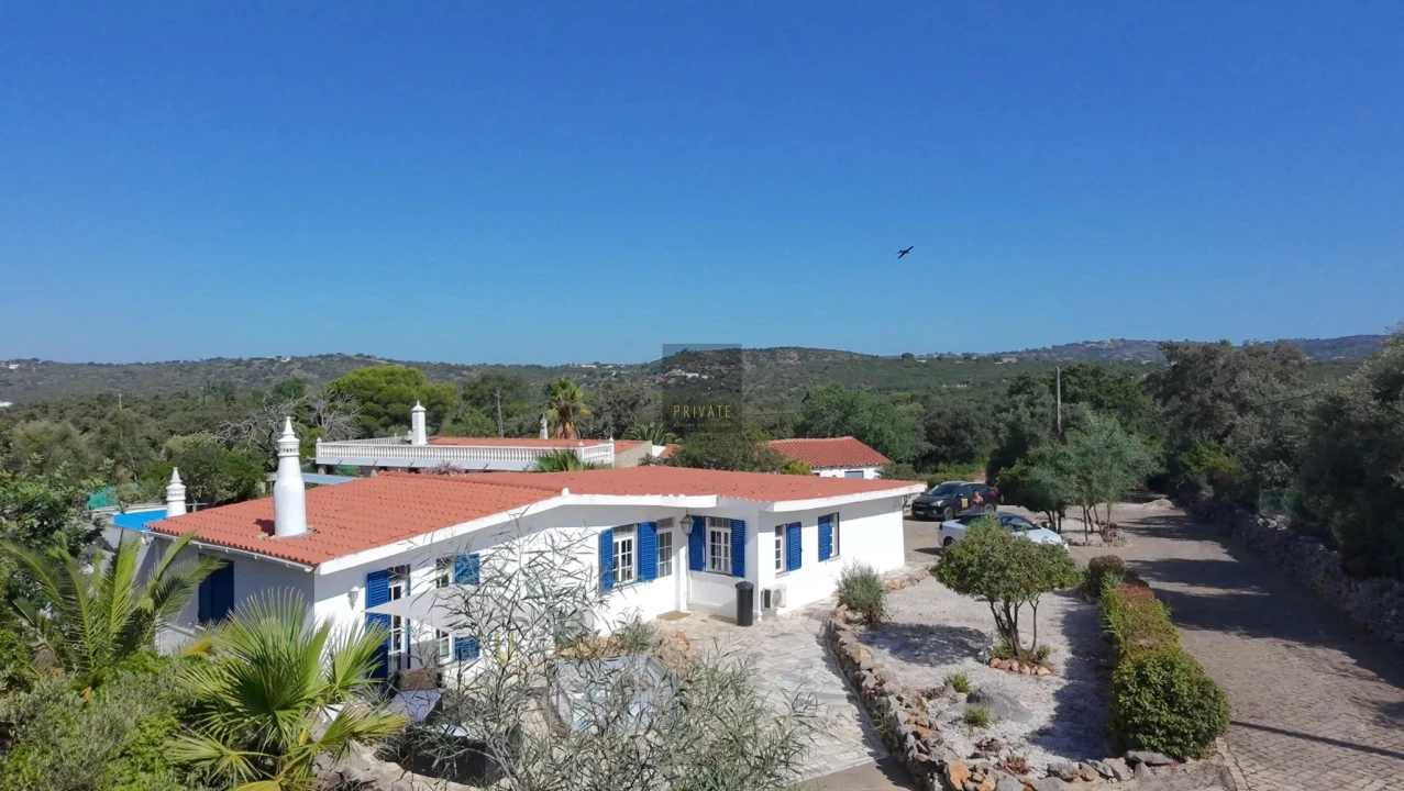 Moradia T5 para Venda em Santa Barbara de Nexe Foto 79