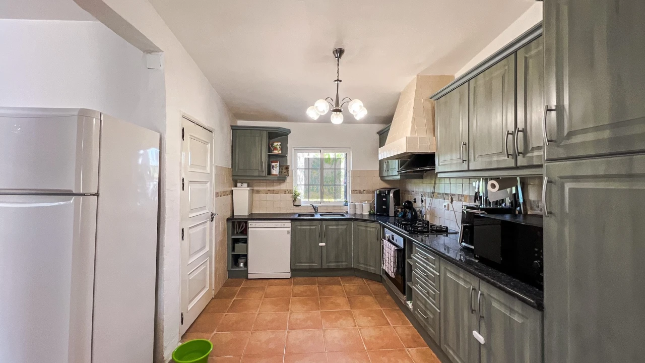 Moradia T5 para Venda em Santa Barbara de Nexe Foto 15