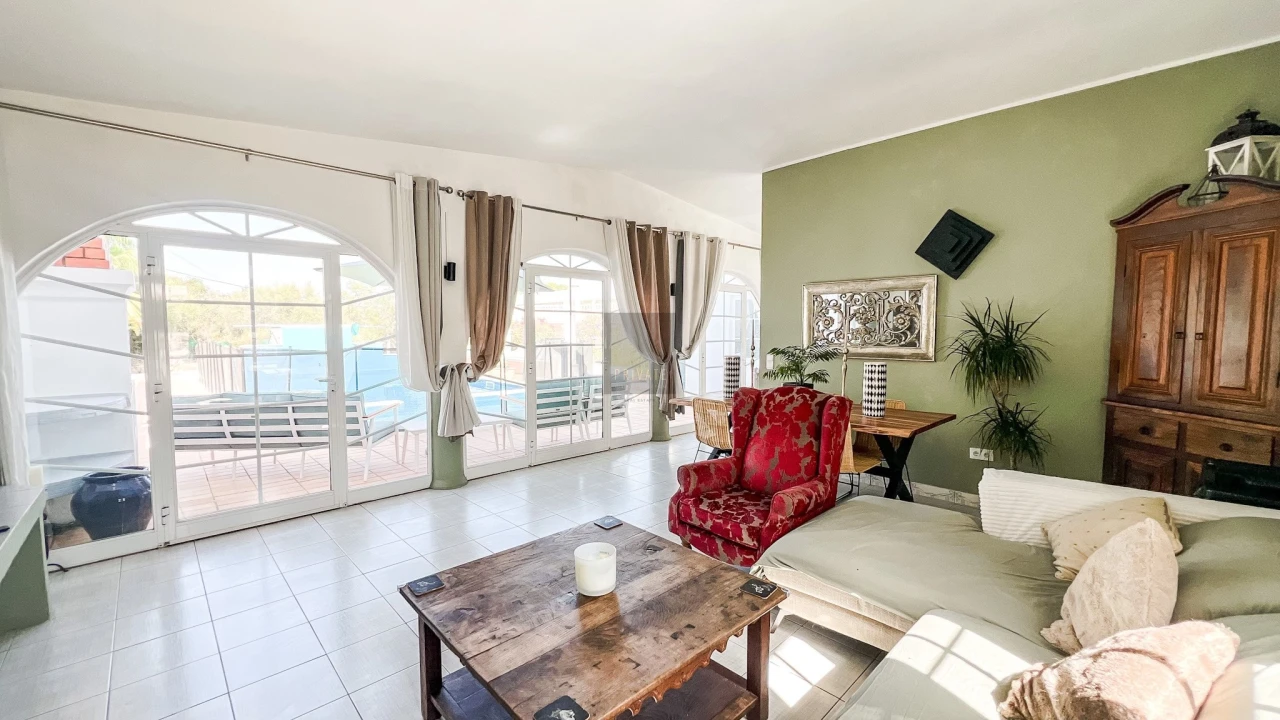 Moradia T5 para Venda em Santa Barbara de Nexe Foto 53