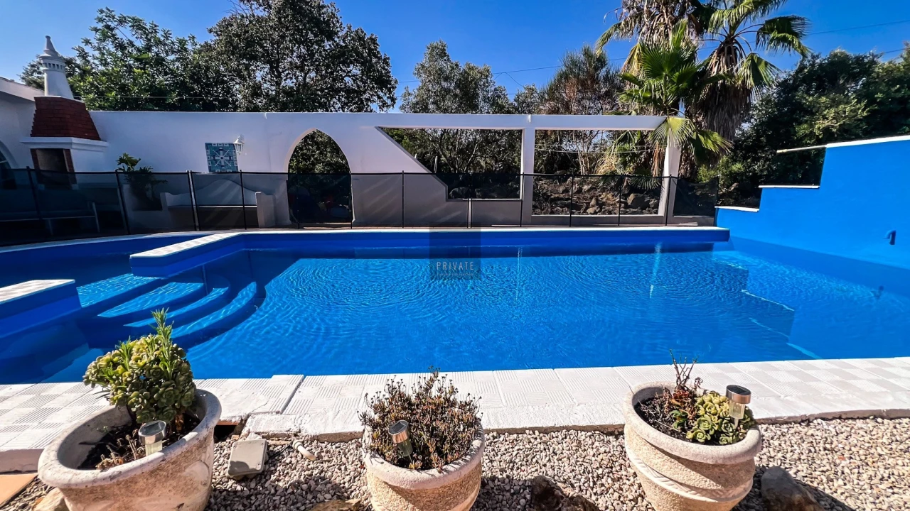 Moradia T5 para Venda em Santa Barbara de Nexe Foto 47