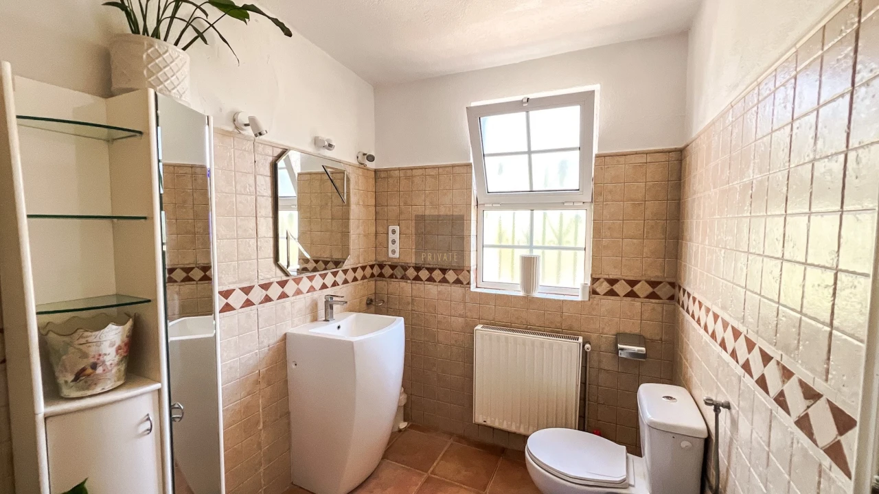 Moradia T5 para Venda em Santa Barbara de Nexe Foto 37