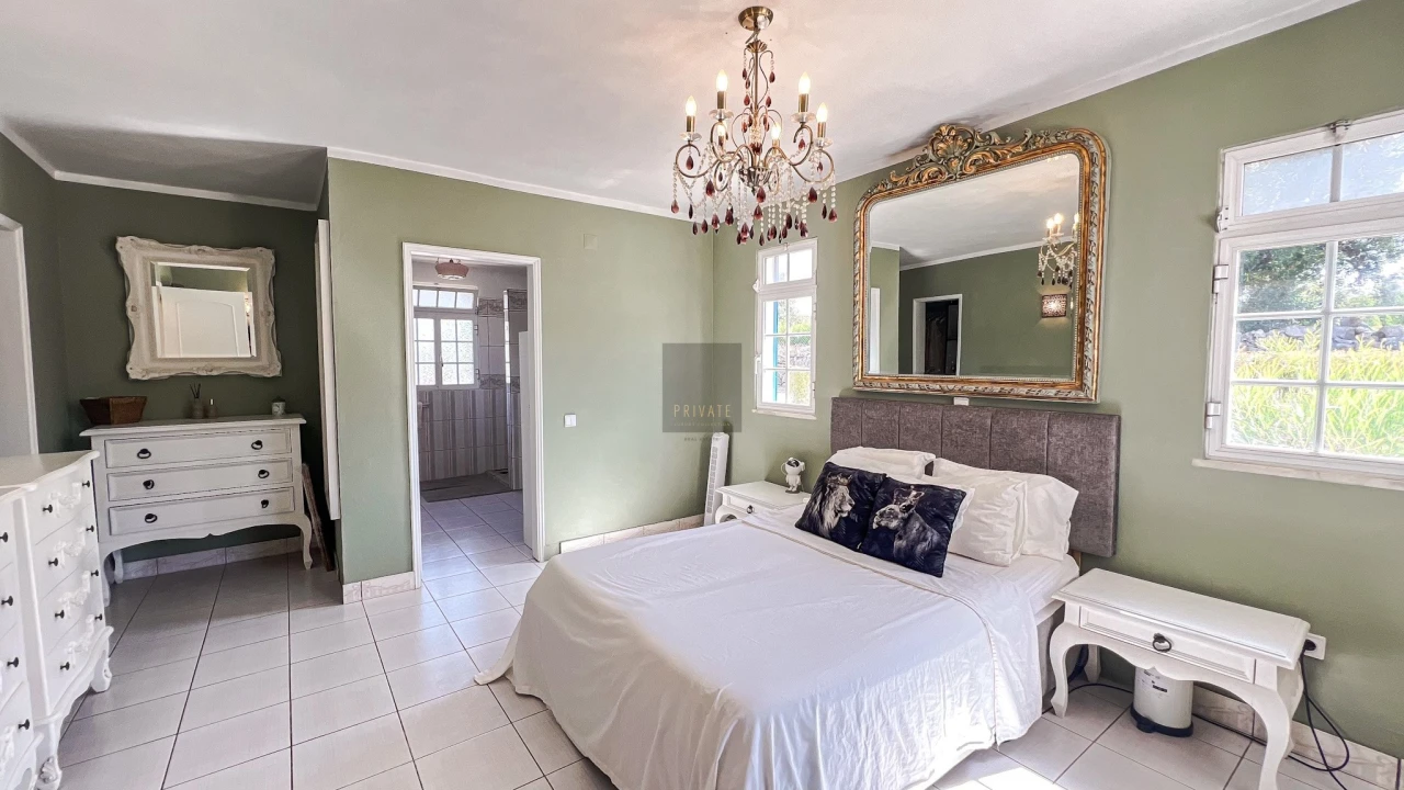 Moradia T5 para Venda em Santa Barbara de Nexe Foto 59